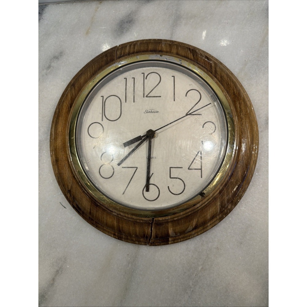 Sunbeam Oak With Gold Trim Quartz Round Wall Clock 11" Tested Working Vintage002